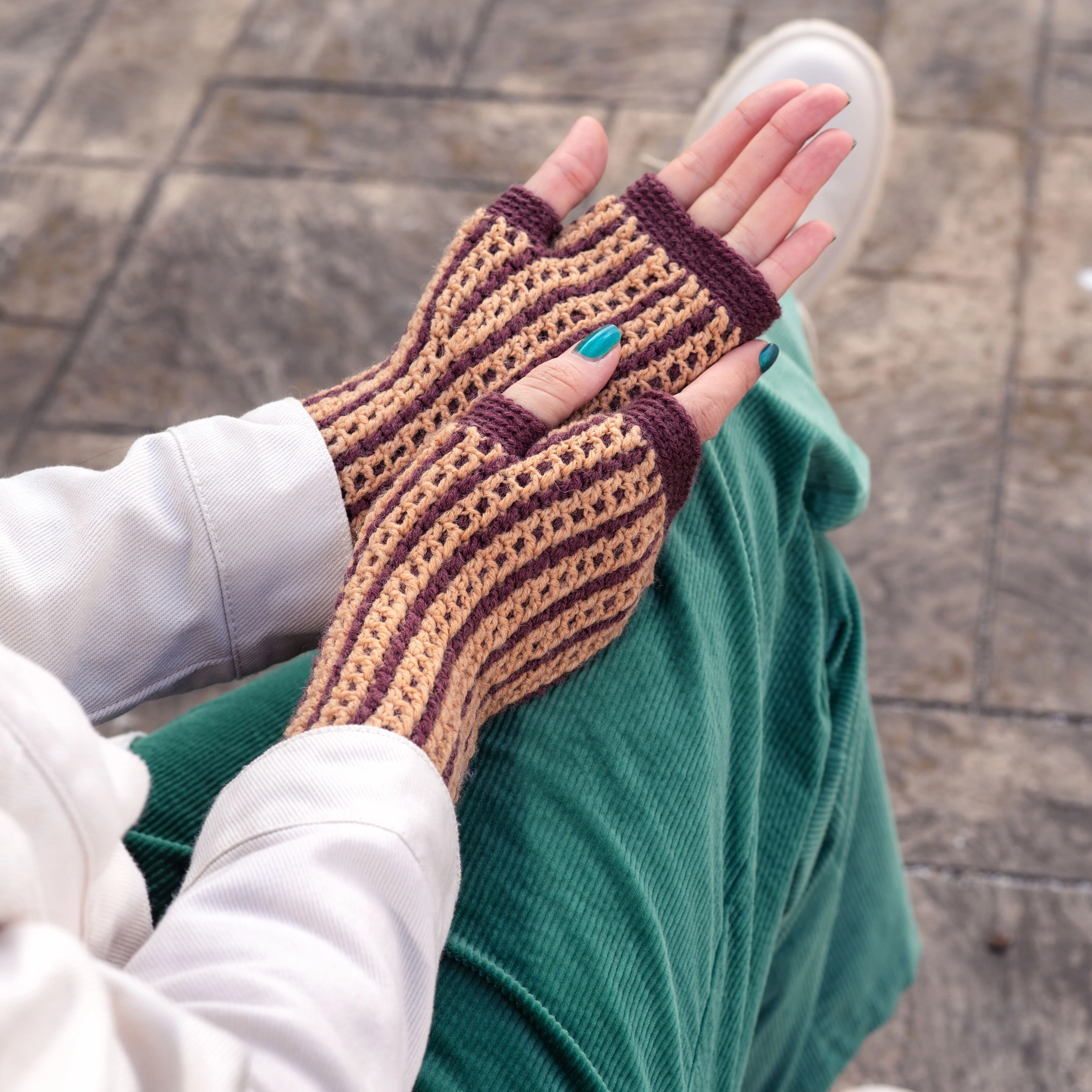 Kaleidoskope - Fingerless Mittens - Image 7
